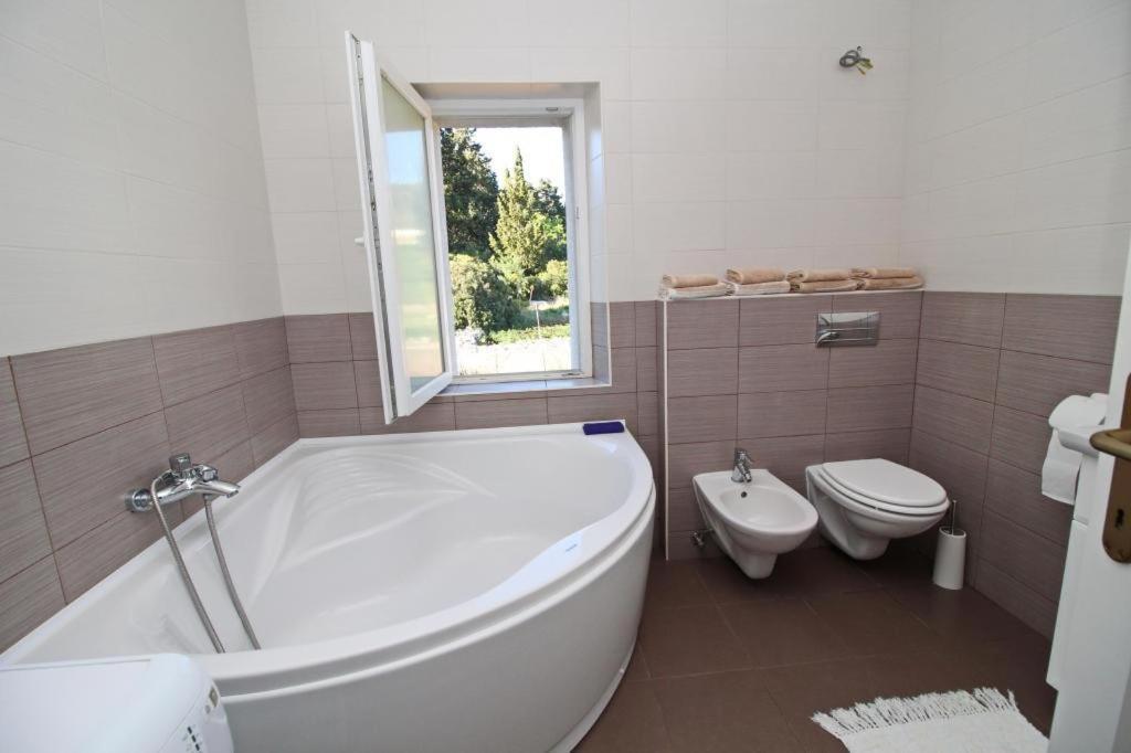 וולה לוקה Apartment Lucija מראה חיצוני תמונה