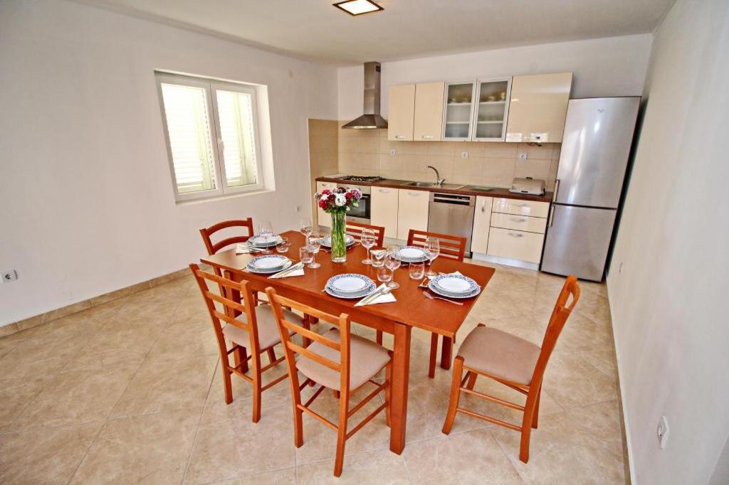 וולה לוקה Apartment Lucija מראה חיצוני תמונה